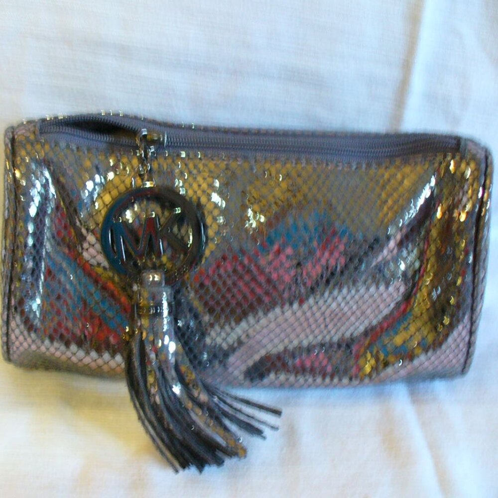 MICHAEL KORS Authentic  Make Up Purse Bag NWT Silver Glam Rare